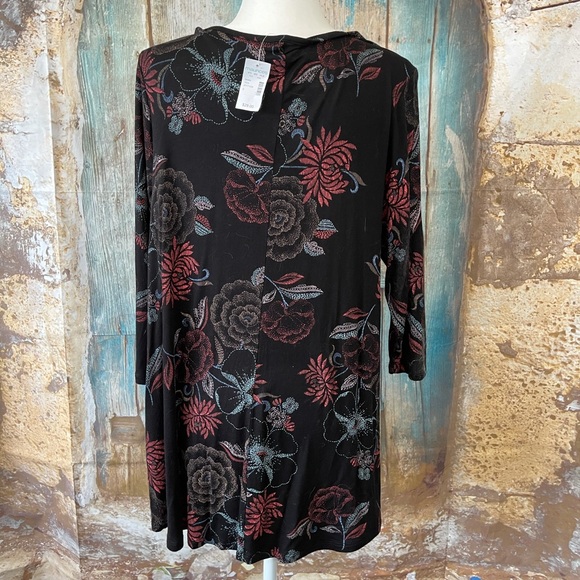 Maurices-Black Floral Print Split Sleeve Cage Top - Picture 2 of 9